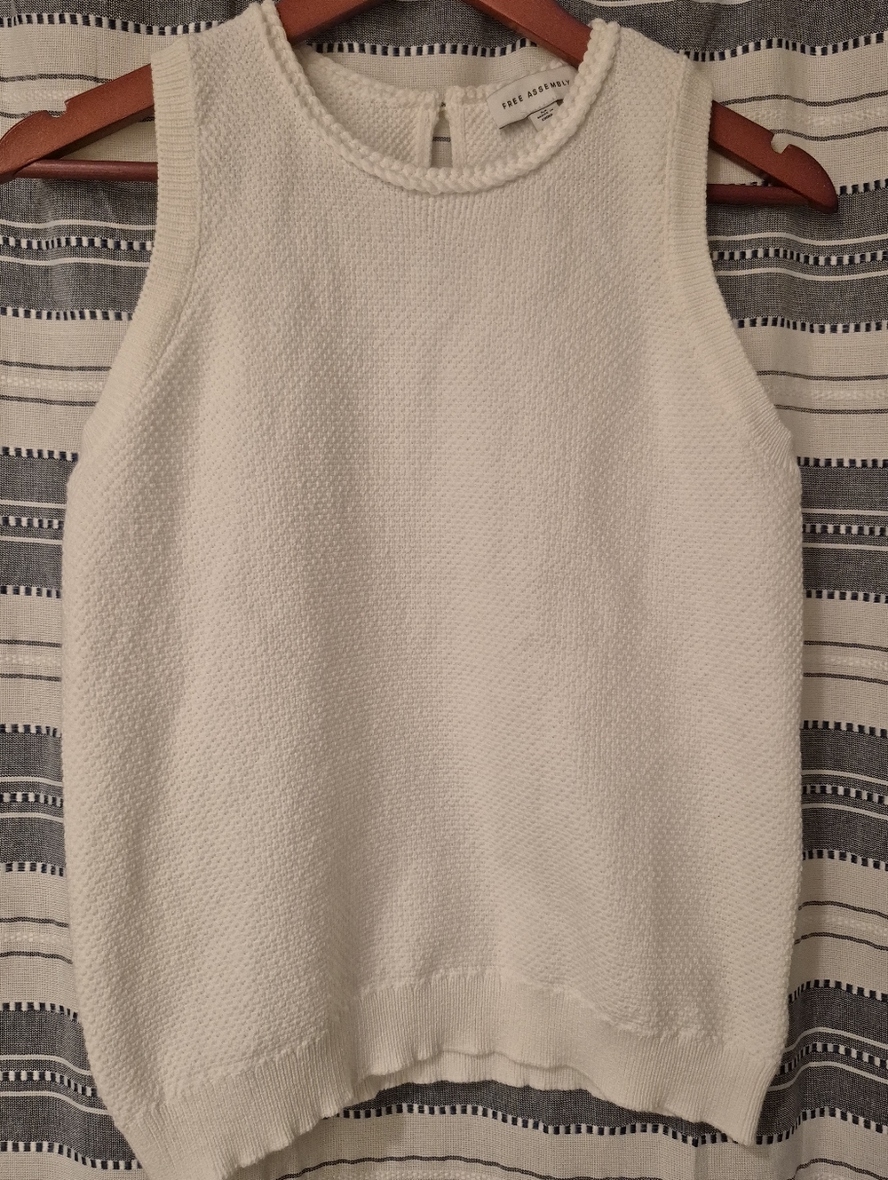 Free Assembly White Sleeveless Knit Top